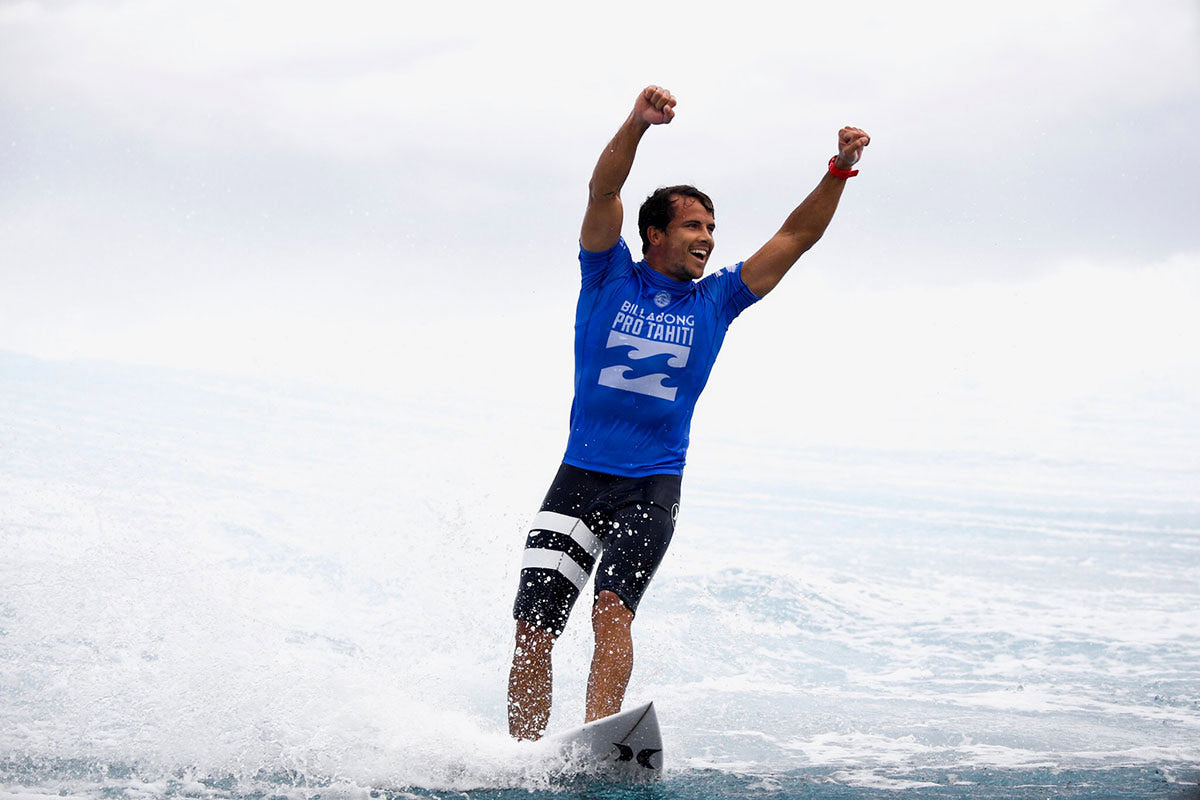 Julian Wilson’s wins the Teahupoo Billabong Pro!  